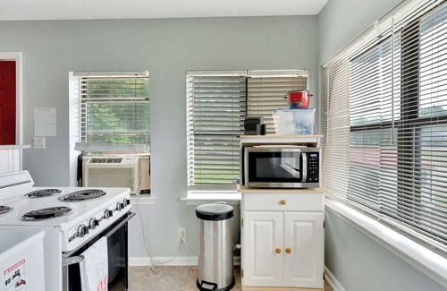 Collegedale Apartment | Asher’s Urban Escape
