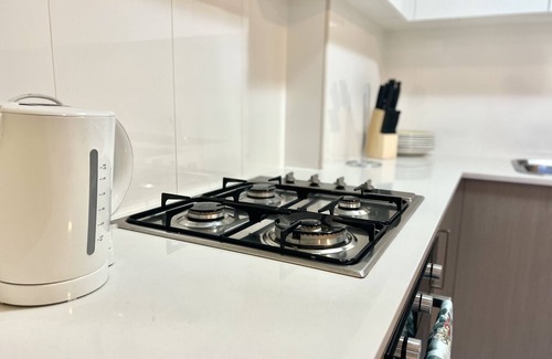 Ashfield Apartment | Ashfield 2 Br apt | Bus&Train + Shop + Parking