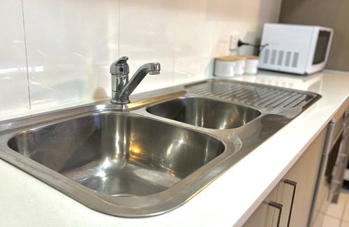 Ashfield Apartment | Ashfield 2 Br apt | Bus&Train + Shop + Parking