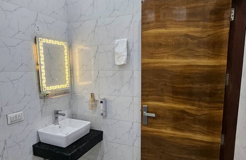 Greater Noida Bed & Breakfast | Ashirwaad249