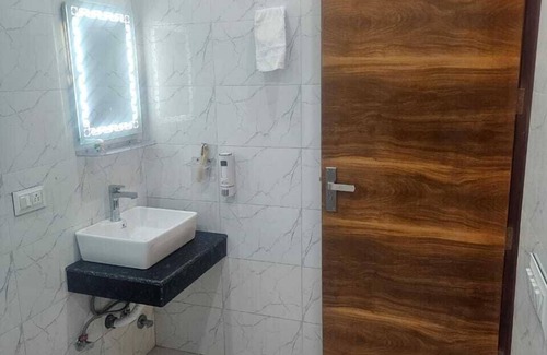 Greater Noida Bed & Breakfast | Ashirwaad249