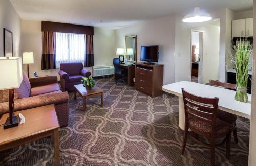 Lubbock Hotel | Ashmore Inn and Suites Lubbock