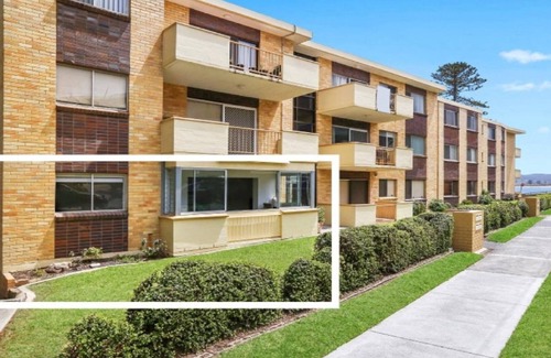 Terrigal Apartment | ASHWOOD | 100 meters to beach, shops, cafes | Accom Holidays