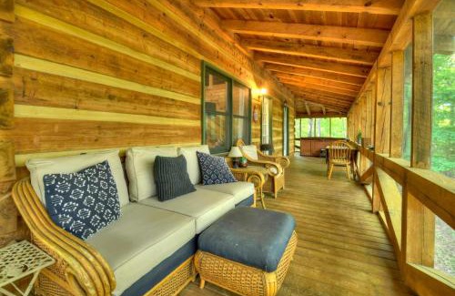 Dial House | Aska Gypsy w Hot Tub by Toccoa River Aska Trails