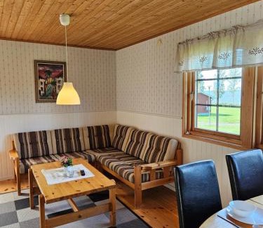 Sjotorp House | Askevikstugby