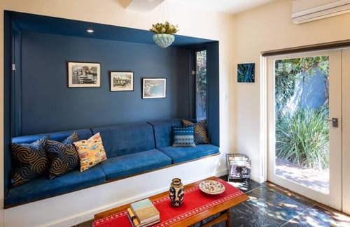 Brighton House | Asling · Superb Location - 1 min walk to shops & train