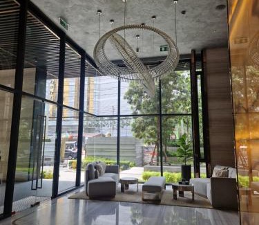 Asoke Apartment | Asok Luxury High End 2 bedrooms sleeps 4 Heart Of Bangkok
