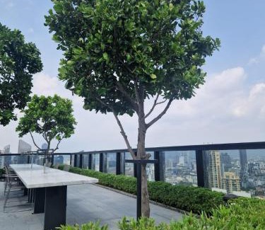 Asoke Apartment | Asok Luxury High End 2 bedrooms sleeps 4 Heart Of Bangkok