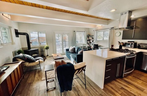 Summit Park Cabin | Aspen Alcove - Amazing Views w/Private Hot Tub!