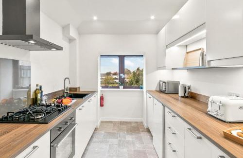 Helensburgh Apartment | Aspen Apartment