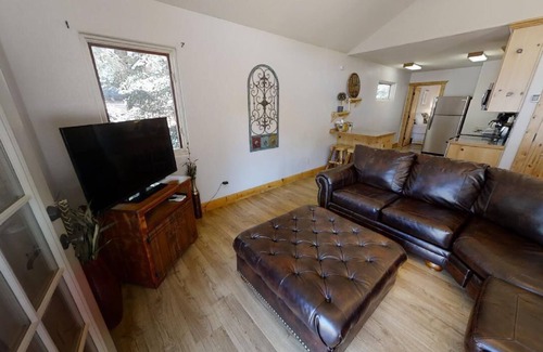 Red River Cabin | Aspen Chant Cabin - In Town - Pet Friendly
