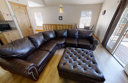 Red River Cabin | Aspen Chant Cabin - In Town - Pet Friendly