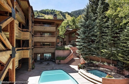 Aspen Condo | Aspen CORE Luxe Apartment. Steps 2 Gondola Plaza, dwntwn. Hot Tub, Gym, Parking