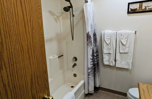 Mammoth Creek Hotel | Aspen Cove resort