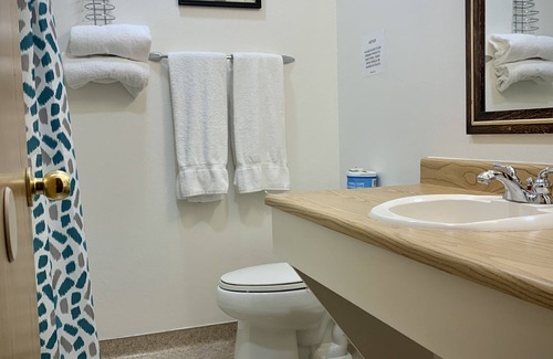 Mammoth Creek Hotel | Aspen Cove resort
