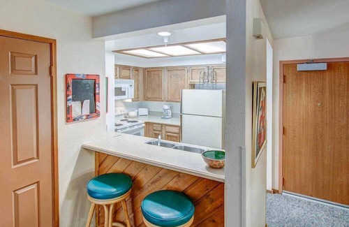 Mammoth Lakes Condo | Aspen Creek #119 | Shared Pool, Hot Tub & BBQ!