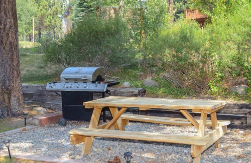 Mammoth Lakes Condo | Aspen Creek #119 | Shared Pool, Hot Tub & BBQ!