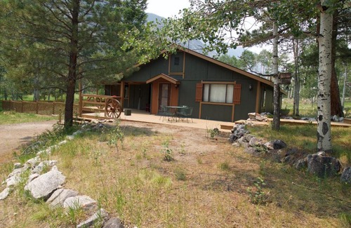 Nathrop House | Aspen Creek - 4 Bedroom With Hot Tub On Chalk Creek Home