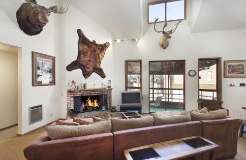Mammoth Lakes Apartment | Aspen Creek by 101 Great Escapes