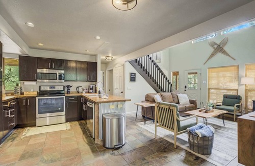 Spring Valley Cabin | Aspen Haven! Mountain Escape with Hot Tub & Views