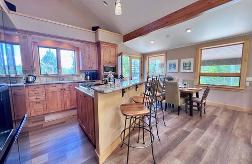 Frisco House | Aspen Hollow Lodge-Basecamp w/Hot Tub + Fire Pit