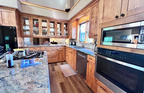 Frisco House | Aspen Hollow Lodge-Basecamp w/Hot Tub + Fire Pit