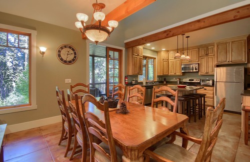 Fish Camp House | Aspen House in Fish Camp- 2 Miles from Yosemite's South Entrance!