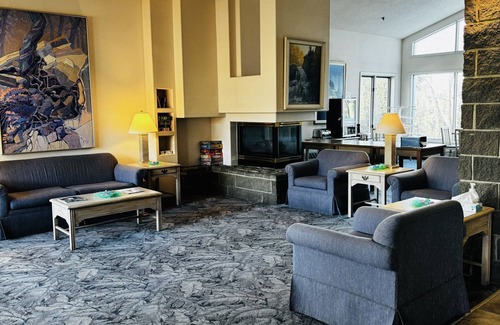 Grand Marais Hotel | Aspen Lodge
