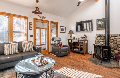 June Lake Condo | Aspen Meadows 9-June Lake, CA Escape! FAST-WIFI!