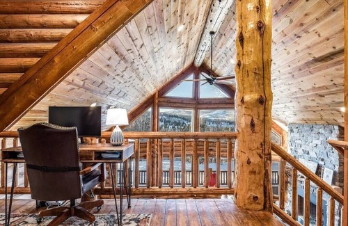 Tollgate Canyon House | Aspen - Modern Log Cabin