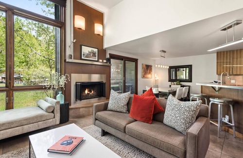 Aspen Condo | Aspen Mountain Luxury! Balconies, Views, Gas FP, W/D. Hot Tub, Walk to Town. Garage Parking