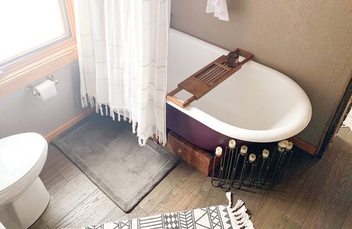 Brush Creek Village Ski Chalet | Aspen’s Hilltop Chalet