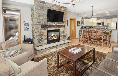 Edwards Condo | Aspenwood Lodge In Arrowhead, short walk to the Ski Lift, free garage parking!