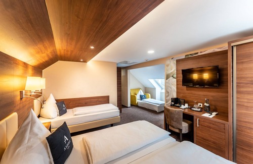Reutlingen Hotel | Aspire Castillo Reutlingen, Trademark Collection by Wyndham