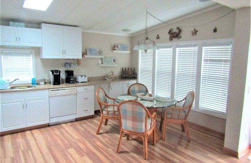 Assateague Pointe House | Assateague Pointe 2 br/1 ba 2 outdoor pools -in WOC.