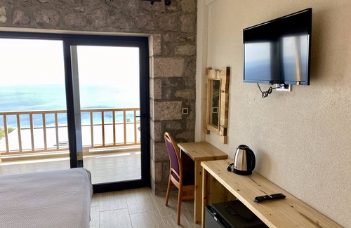 Ayvacik Hotel | Assos Karadut Taş Otel