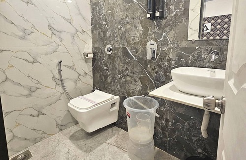 Kandivali East Hotel | Astha Kandivali Service Apt