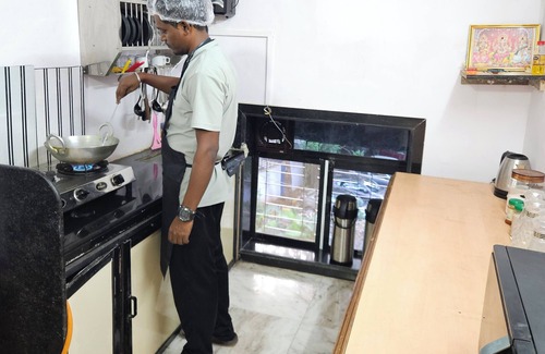 Kandivali East Hotel | Astha Kandivali Service Apt
