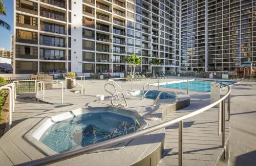 Waikiki Apartment | Aston at the Waikiki Banyan