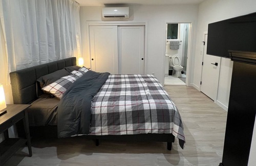 Alki House | Astonishing Alki Accommodation - 2b/2.5ba 5 min from the beach!