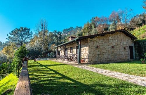 Rio Caldo House | Astonishing Lake View House in Gerês