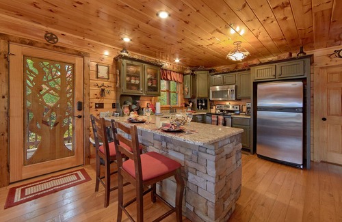 Gatlinburg - Pigeon Forge Cabin | ASTONISHING VIEWS! Posh Dream Cabin! Perfect Location! HotTub! Media&Game Rooms!