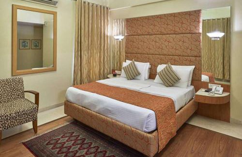Churchgate Hotel | Astoria Hotel