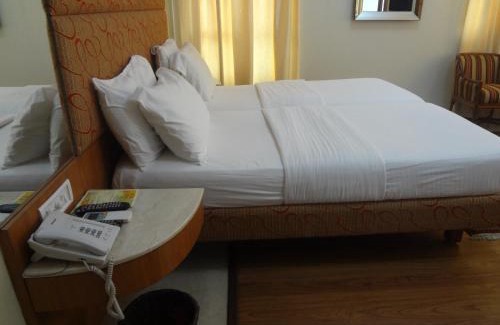 Churchgate Hotel | Astoria Hotel