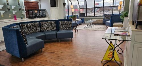 Danville Hotel | Astoria Hotel West