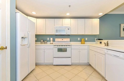 Midtown Ocean City Condo | Astoria's Sea-Cret Spacious 3 All suites bedroom 200 yards from the Beach