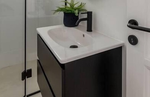 Mousio Apartment | Astounding 1BR Apartment at ZOIA The Met