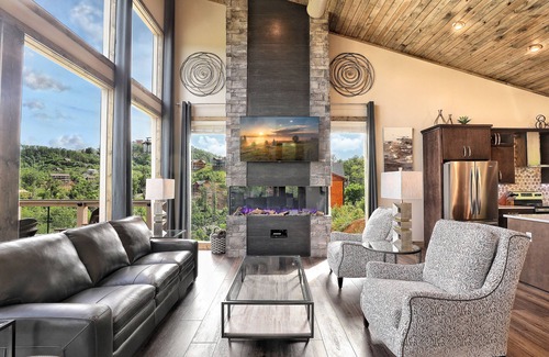 Chalet Village North Cabin | ASTOUNDING Luxury Cabin! 3 Masters! Spa-like bathrooms! 11 Fireplaces! VIEWS!