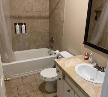 Garfield House | ASU Roosevelt row Downtown Phoenix private room shared bathroom