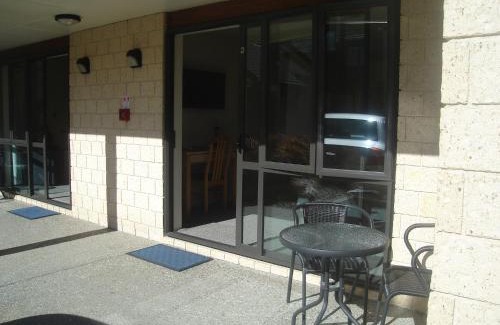 Lowburn Hotel | ASURE Central Gold Motel Cromwell